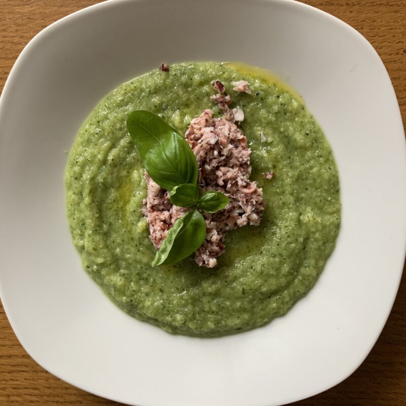 Crema di zucchine e basilico con polipo