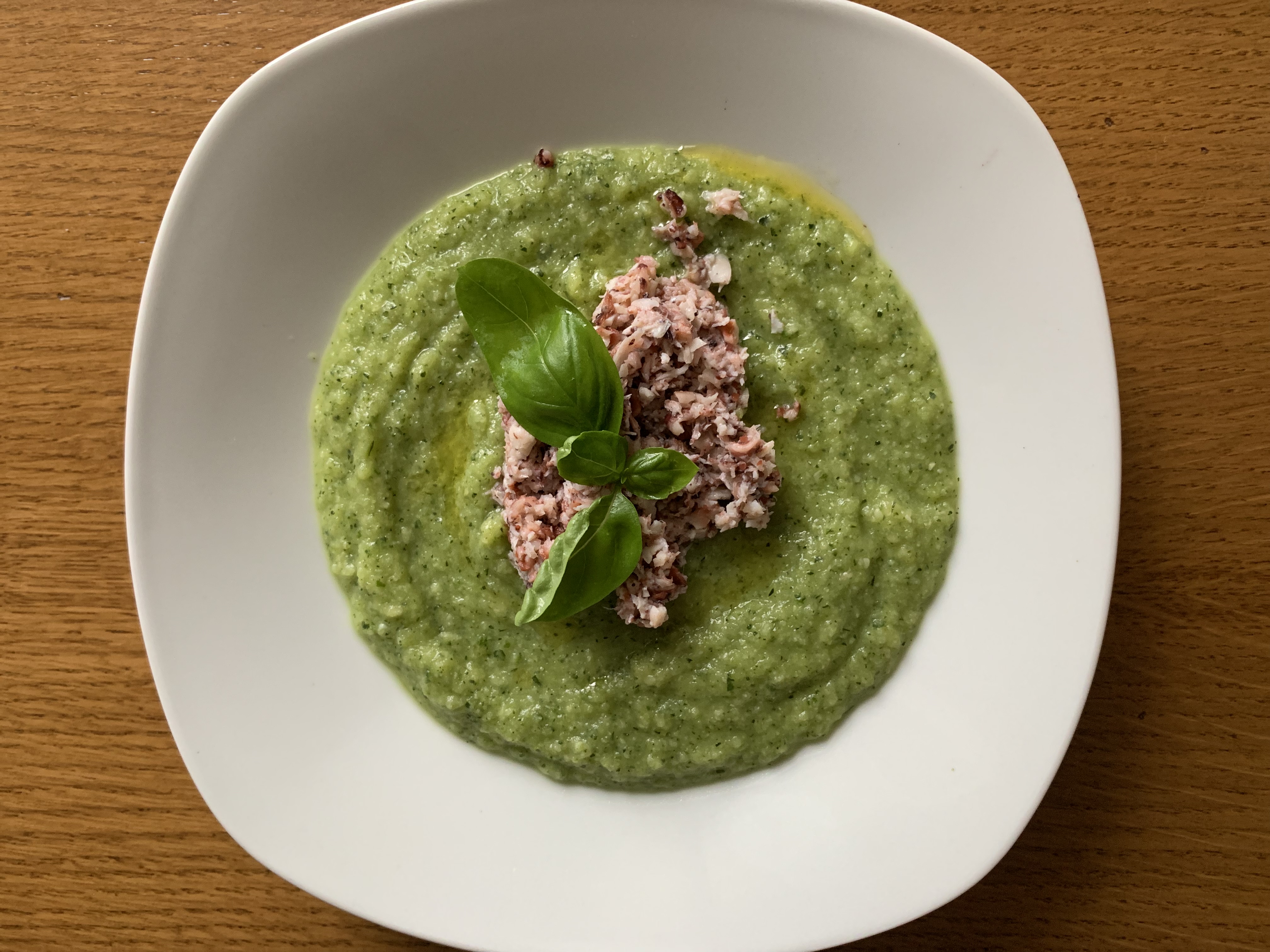 Crema di zucchine e basilico con polipo