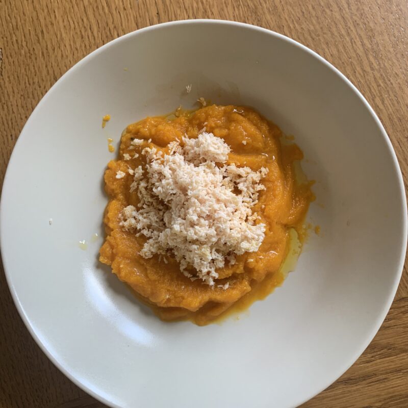 Purè di carote con pollo al vapore